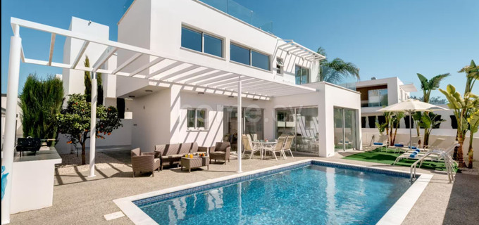 Villa in Ayia Napa zu verkaufen
