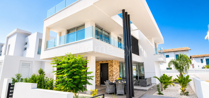 Villa in Pernera zu verkaufen