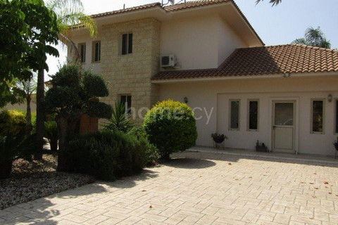 Villa to rent in Limassol