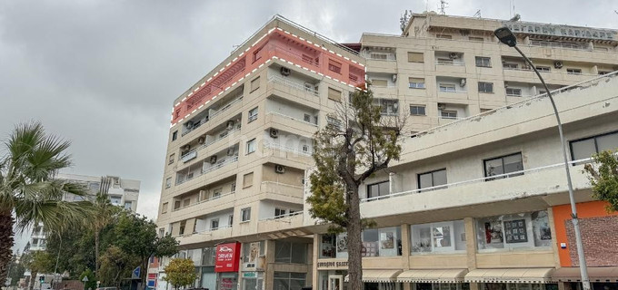 Квартира на последнем этаже на продажу в Ларнака