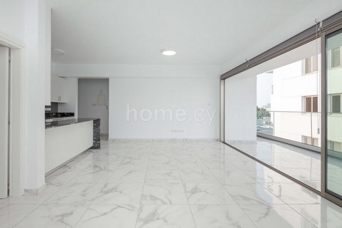 Top floor apartment to rent in Larnaca