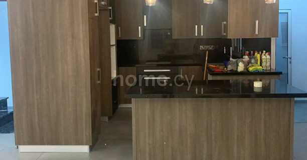 Casa semi independiente para alquilar en Limassol