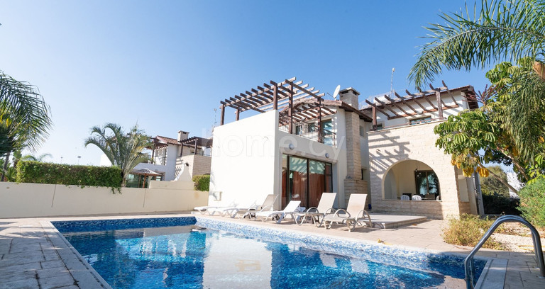 Villa to rent in Ayia Thekla