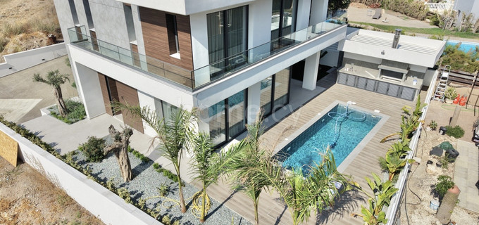 Villa to rent in Limassol