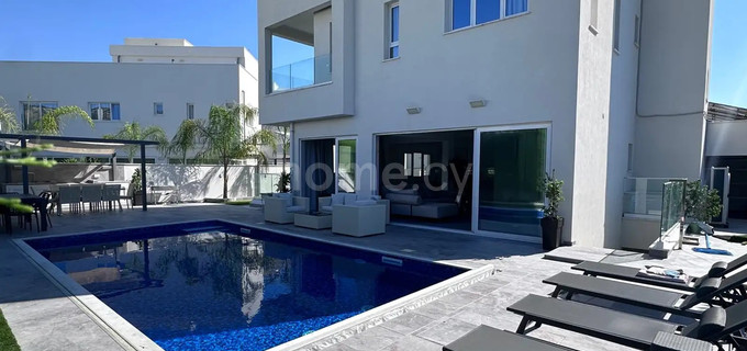 Villa to rent in Limassol