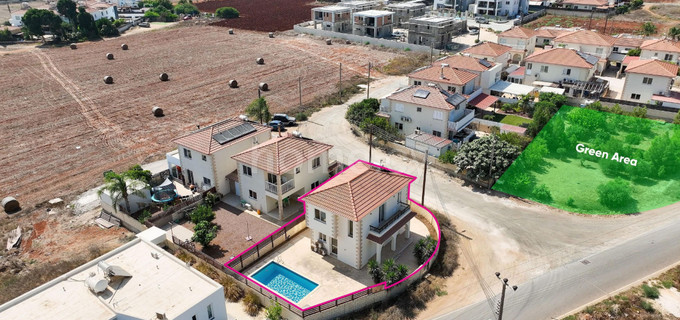 Villa for sale in Larnaca