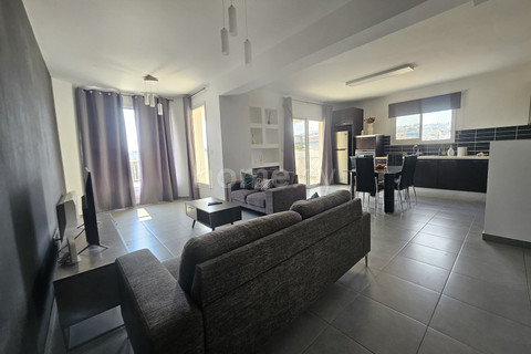 Top floor apartment to rent in Limassol