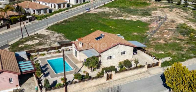 Maison à louer à Polemidia