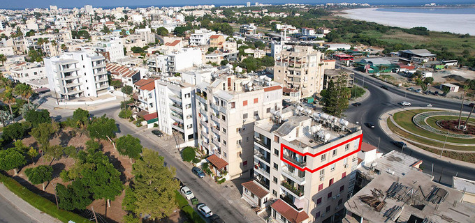 Apartamento en la planta superior a la venta en Larnaca