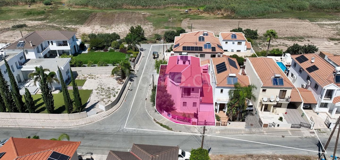 Villa for sale in Larnaca